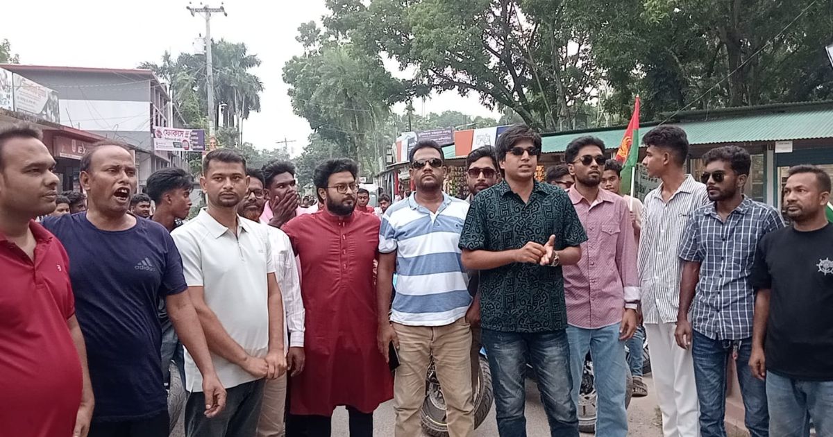 গুরুদাসপুরে মশিউর রহমান বাবলুর নেতৃত্বে বিএনপির মোটরসাইকেল শোভাযাত্রা
