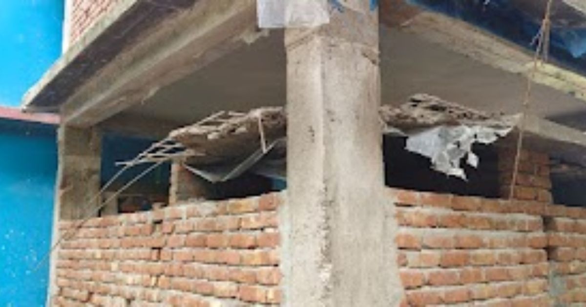গাংনীতে ওয়াসব্লকের কাজে নিম্নমানের সামগ্রী ব্যবহার