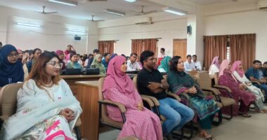 শুধু ওষুধ নয়, আধুনিক স্বাস্থ্যসেবার নেতৃত্বেও এগিয়ে আসতে হবে ফার্মাসিস্টদের: শাহরিয়ার আরিফিন