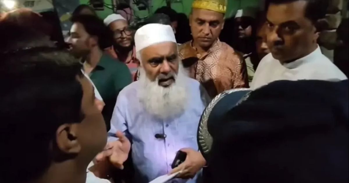 ‘স্কুলছাত্র গুলি খাবে, তারপর আপনি ওসি থাকবেন, আমি এমপি থাকব,এটা হয় না’: এমপি মনিরুল হক