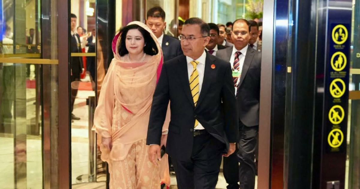 রাতেই চীন থেকে দেশে ফিরছেন প্রধানমন্ত্রী, কোনো ধরনের র‌্যালি-শোডাউন না করার নির্দেশ