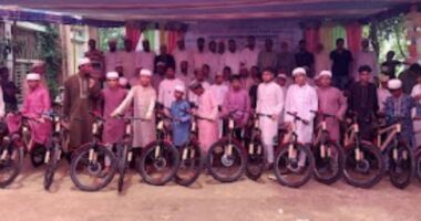 ৪০ দিন জামায়াতে নামাজ আদায় করে ৩১ শিশু-কিশোরের হাতে বাইসাইকেল