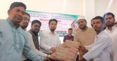 দশমিনায় ক্ষুদ্র ও প্রান্তিক কৃষকদের মাঝে ধানবীজ, সার, সবজি বীজ ও ফলদ চারা বিতরণ কার্যক্রমের উদ্বোধন