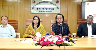 নিজ দেশের স্বার্থ অক্ষুণ্ন রেখে বাংলাদেশ যে কোনো দেশের সঙ্গে কাজ করবে: তথ্য উপদেষ্টা
