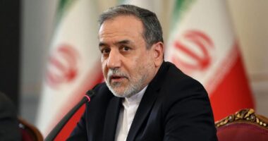 আগামী ৩০ দিন হরমুজ প্রণালি পূর্ণ নিয়ন্ত্রণ করবে ইরান