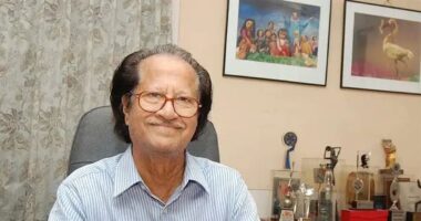 একুশে পদকপ্রাপ্ত বরেণ্য চিত্রশিল্পী ও নির্মাতা মুস্তাফা মনোয়ার মারা গেছেন