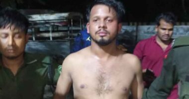 জাবিতে ওয়াশরুমে গোপনে ভিডিও ধারণ, বহিরাগত যুবক আটক