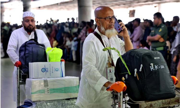 দেশে ফিরেছেন ৫৬ হাজার ৮৬৮ হাজি