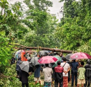 বন্যায় বন্ধ বান্দরবান-কেরানীহাট ও রাঙামাটি সড়ক