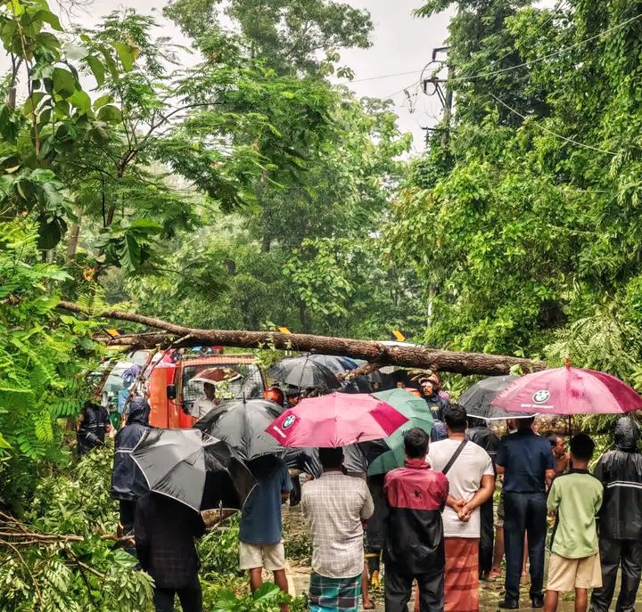 বন্যায় বন্ধ বান্দরবান-কেরানীহাট ও রাঙামাটি সড়ক