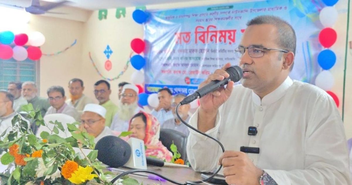স্বনির্ভর ও প্রযুক্তিনির্ভর বাংলাদেশ গড়তে সরকার কাজ করছে: খন্দকার মারুফ