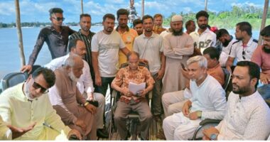 নদীভাঙন কবলিত কান্দারবাড়ি পরিদর্শনে এমপি আব্দুল সালাম আজাদ