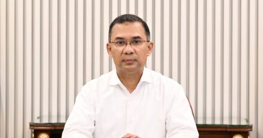 প্রভাব খাটিয়ে ট্রাফিক পুলিশকে অনুরোধ না করতে মন্ত্রীদের সতর্ক করেছেন প্রধানমন্ত্রী