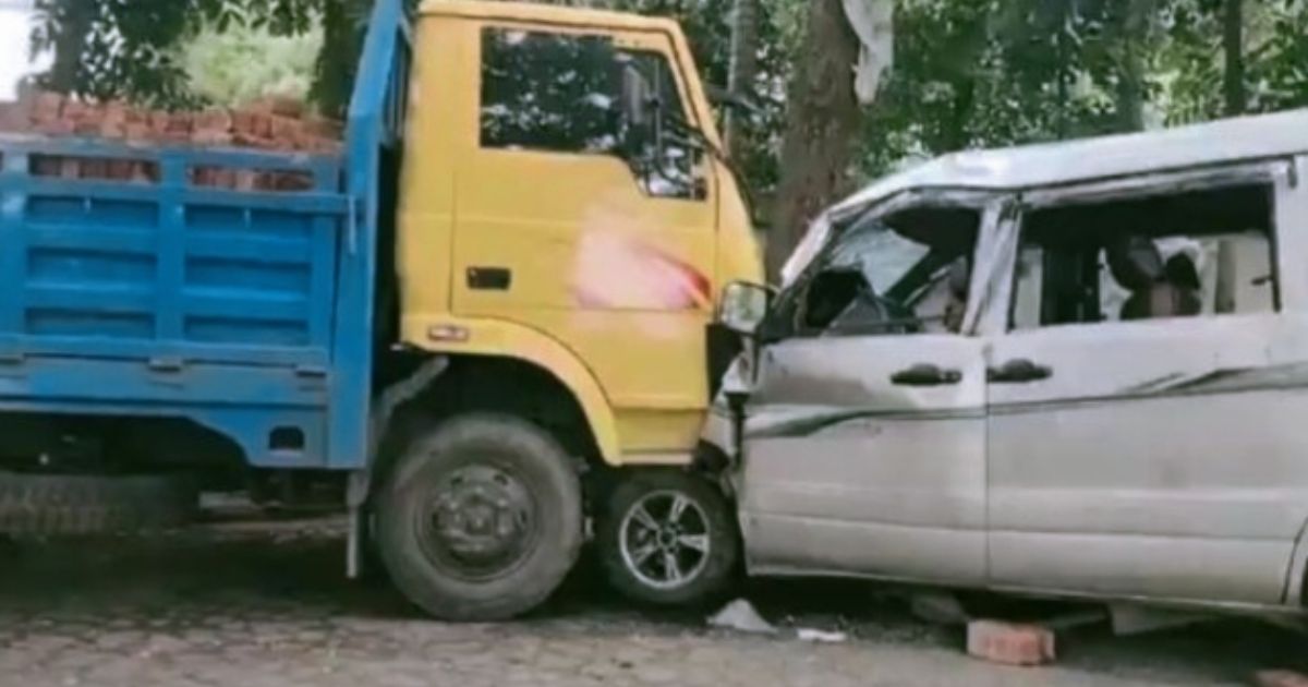 ঢাকা-মাওয়া মহাসড়কে ভয়াবহ সংঘর্ষ, প্রবাসীসহ একই পরিবারের ৯ জন আহত