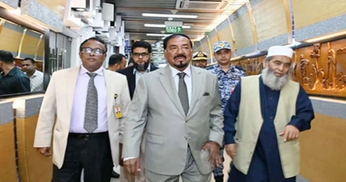 ইরানের সর্বোচ্চ নেতার জানাজায় অংশগ্রহণ শেষে দেশে ফিরেছেন স্পিকার