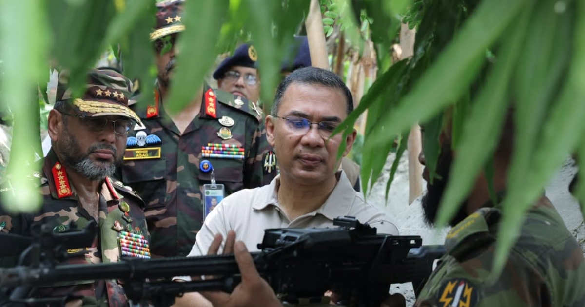 ইতিহাসে প্রথমবার সেনাবাহিনীর গ্রীষ্মকালীন মহড়া  পরিদর্শনে আকস্মিক প্রধানমন্ত্রী