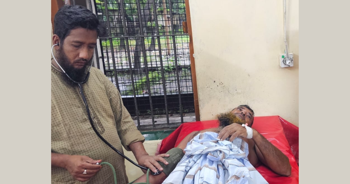 বঙ্গোপসাগরে ট্রলারডুবি: ৩ দিন ভেসে থেকে প্রাণে বাঁচলেন আল-আমিন