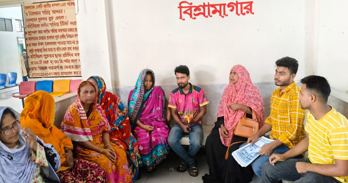 হাসপাতালে ভ্রাম্যমান আদালতের অভিযানে তিন দালালকে জরিমানা, ৫ নারী মুচলেকায় মুক্ত