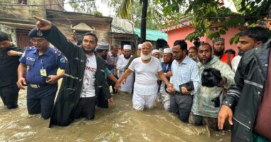 বিপন্ন মানুষের পাশে দাঁড়াতে এসেছি : জামায়াত আমির