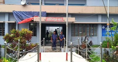 বিয়ের দাবিতে ৬০ বছরের দেবরের বাড়িতে ৪৮ বছরের ভাবির অবস্থান, দুজনকে থানায় নেয় পুলিশ