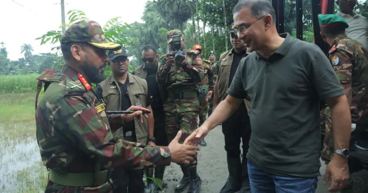 বিস্তীর্ণ জঙ্গলে সেনাবাহিনীর গ্রীষ্মকালীন মহড়া পরিদর্শন করলেন প্রধানমন্ত্রী