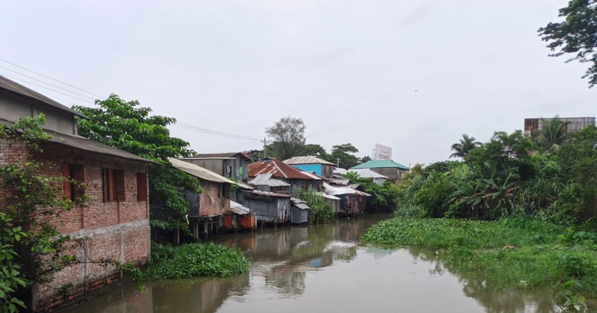চাওড়া-বাসুগী খালে সহস্রাধিক অবৈধ স্থাপনা, জলাবদ্ধতায় দুর্ভোগে লক্ষাধিক মানুষ