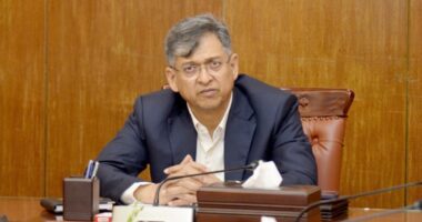 সংবিধান সংশোধনে বিশেষ কমিটি, নতুন দায়িত্ব পেলেন স্বরাষ্ট্রমন্ত্রী