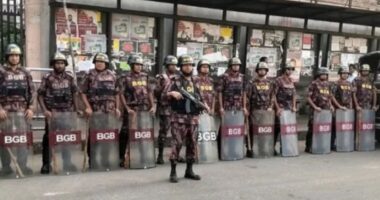 শিক্ষার্থীদের ‘লংমার্চ টু শিক্ষা মন্ত্রণালয়’ ঘিরে নীলক্ষেতে বিজিবি, সায়েন্সল্যাবে পুলিশের কড়া অবস্থান