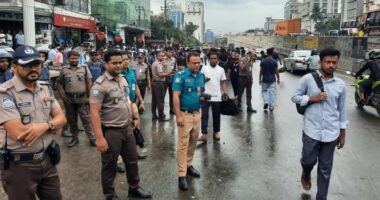 পুলিশ-শিক্ষার্থী আলোচনায় সমাধান,শিক্ষার্থীরা আর রাস্তায় নামবে না : ডিসি তারেক