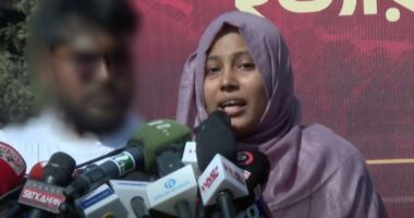 হাসিনার যদি ফিরতেই হয়, তাহলে ফাঁ'সি'র কাষ্ঠে ঝু'ল'তে ফিরতে হবে: ডাকসু নেত্রী জুমা