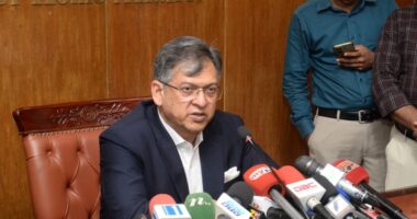 জিয়াউর রহমান হত্যা মামলার দণ্ডপ্রাপ্ত আসামি মোজাফফর সেনা হেফাজতে: স্বরাষ্ট্রমন্ত্রী