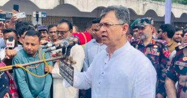 বন্যার মূল সময়ে আপনাদের কাছে ছুটে আসতে পারিনি, সে জন্য আপনাদের কাছে ক্ষমা চাচ্ছি: স্বরাষ্ট্রমন্ত্রী