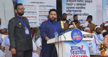 আমরা এখনো হরতাল, অবরোধের মতো কোনো কঠোর কর্মসূচি দিইনি,কিন্তু যে কোনো সময় প্রস্তুতি রয়েছে: নাহিদ ইসলাম