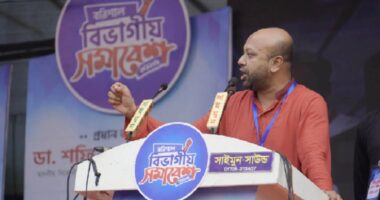 বিদেশে বসে দেশের মানুষকে ভয় দেখিয়ে বা রাজনৈতিক অস্থিরতা সৃষ্টি করে কোনো লাভ হবে না: ব্যারিস্টার ফুয়াদ