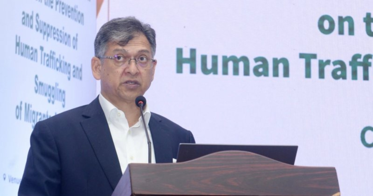 সরকারি কর্মকর্তা-কর্মচারীদের রাজনৈতিক পক্ষপাতমুক্ত থেকে দায়িত্ব পালনের আহ্বান স্বরাষ্ট্রমন্ত্রীর
