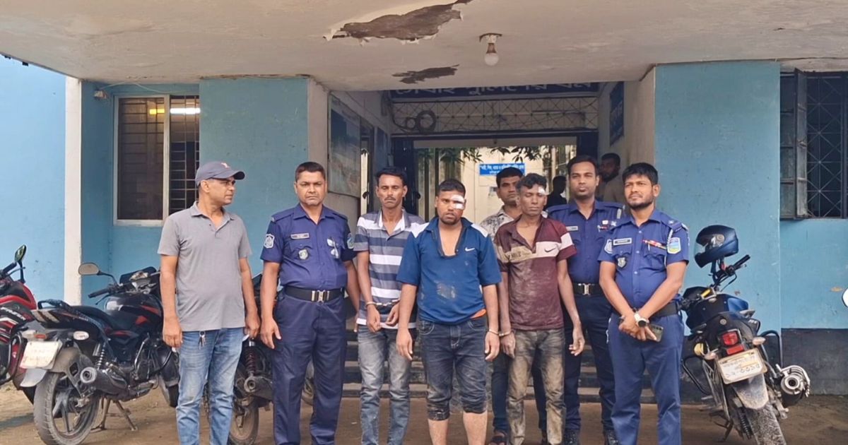 ডিবি পুলিশের পরিচয়ে ডাকাতি, মূলহোতা আপন ভাতিজা,আটক ৩