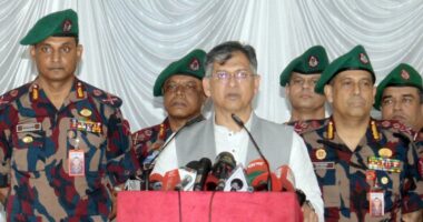 পুশ-ইন ও মানবপাচার ঠেকাতে সীমান্তে কঠোর নজরদারির নির্দেশ স্বরাষ্ট্রমন্ত্রীর