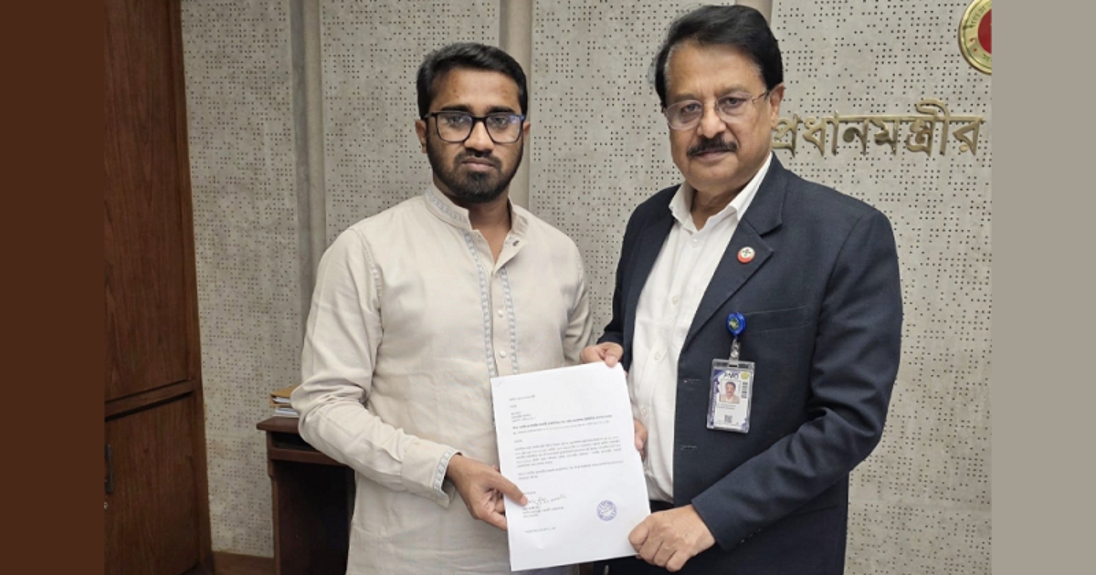 সচিব পদমর্যাদায় প্রধানমন্ত্রীর রাজনৈতিক সহকারী হিসেবে দায়িত্ব নিলেন রাশেদ খান