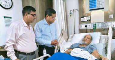 অসুস্থ হয়ে হাসপাতালে বিএনপির স্থায়ী কমিটির সদস্য রফিকুল ইসলাম মিয়া