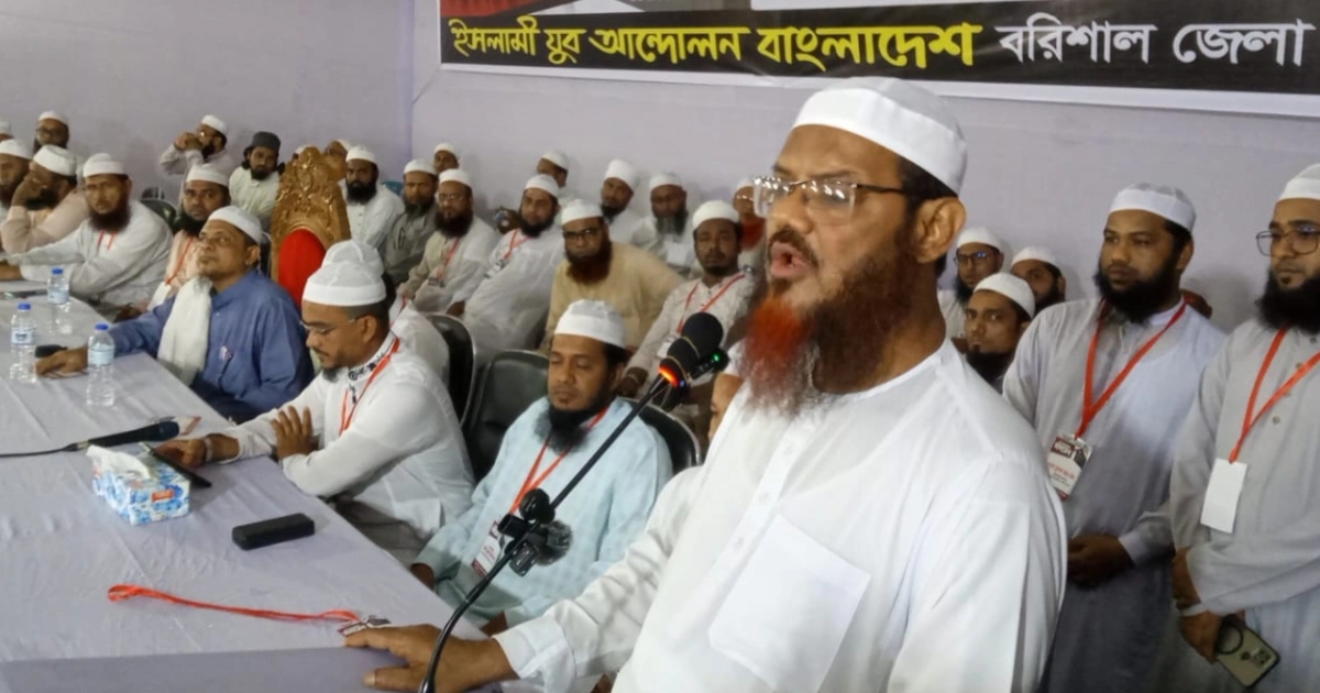 আমরা চলছিলাম মদিনার দিকে, হঠাৎ দেখি কাফেলা যাচ্ছে আমেরিকার দিকে: ফয়জুল করিম