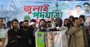 চীন সফর থেকে প্রধানমন্ত্রী শূন্য হাতে ফিরেছেন: নাহিদ ইসলাম