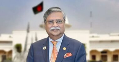 আগামী রবিবার সপরিবারে বঙ্গভবন ছেড়ে পরিবারসহ রাজধানীর গুলশানে নিজের বাসায় উঠবেন মো. সাহাবুদ্দিন