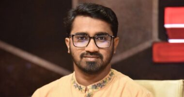 রাষ্ট্রপতিকে বহাল রেখে মধু খেয়ে, এখন বিচার দাবি হাস্যকর: রাশেদ খাঁন