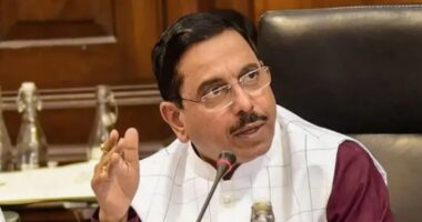 ভারতের নতুন কেন্দ্রীয় শিক্ষামন্ত্রী প্রহ্লাদ জোশী