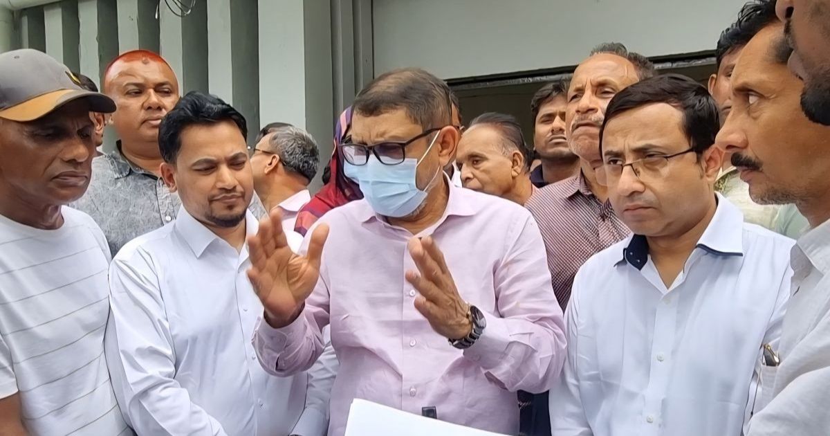 আকস্মিক পরিদর্শনে দুই চিকিৎসকসহ তিনজনকে বরখাস্তের আদেশ দিলেন স্বাস্থ্যমন্ত্রী