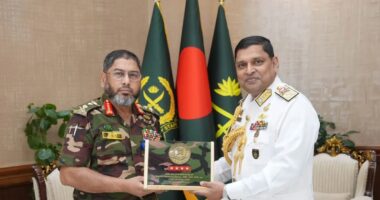 নবনিযুক্ত নৌবাহিনী প্রধানের সঙ্গে সেনাবাহিনী প্রধানের সৌজন্য সাক্ষাৎ