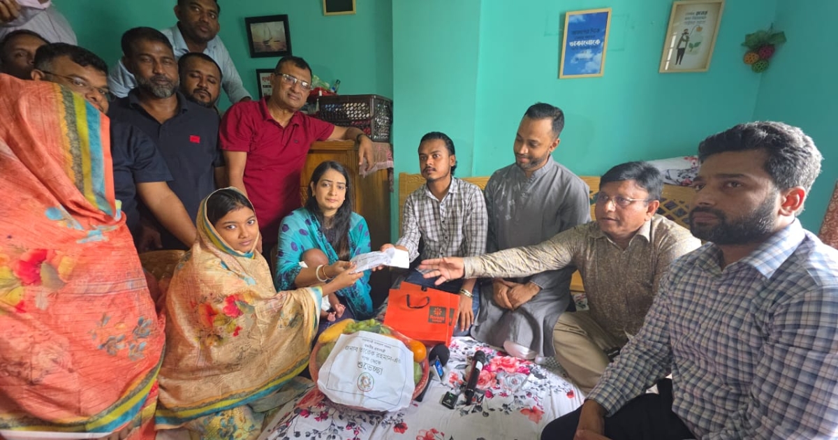 আহত জুলাই যোদ্ধা সুজনের নবজাতক কন্যার জন্য প্রধানমন্ত্রীর উপহার