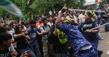 শিক্ষার্থীদের ‘দেশের শত্রু’ হিসেবে দেখছে মোদি সরকার: সোনিয়া গান্ধী