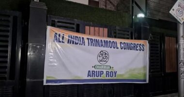 মমতার তৃণমূল কার্যালয় বিদ্রোহীদের দখলে, নতুন সভাপতি ঘোষণা