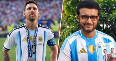 মেসির সমালোচকদের কড়া জবাব দিলেন সৌরভ গাঙ্গুলি
